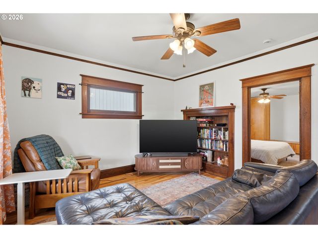 7503 Se MARTINS St, Portland, OR 97206