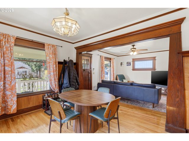 7503 Se MARTINS St, Portland, OR 97206