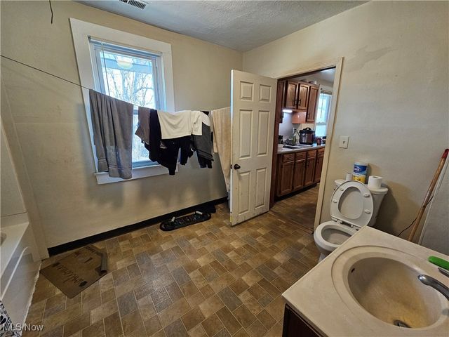 3688 W 15th Street, Cleveland, OH 44109