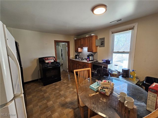 3688 W 15th Street, Cleveland, OH 44109