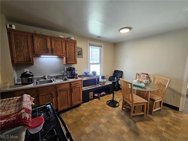 3688 W 15th Street, Cleveland, OH 44109