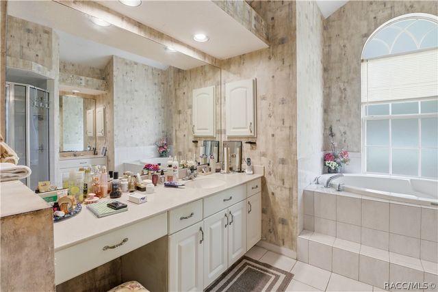 2667 W Pine Ridge Boulevard, Beverly Hills, FL 34465