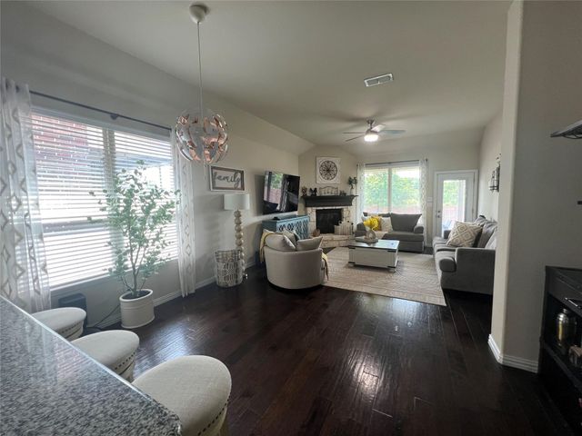 916 Sundrop Drive, Little Elm, TX 75068