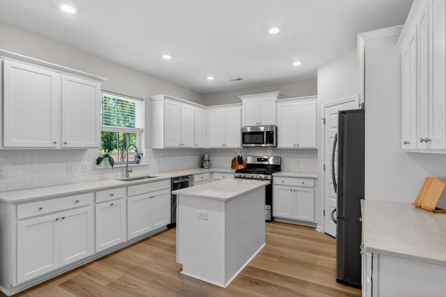 244 Red Bluff Street, Summerville, SC 29483