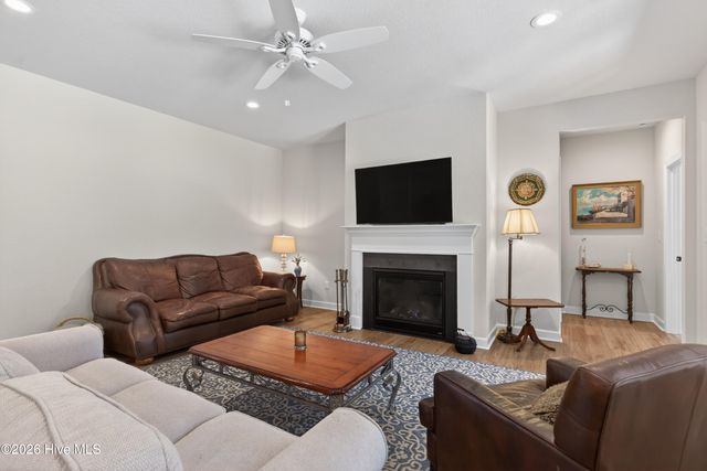 214 Little Acorn Trail, Moyock, NC 27958