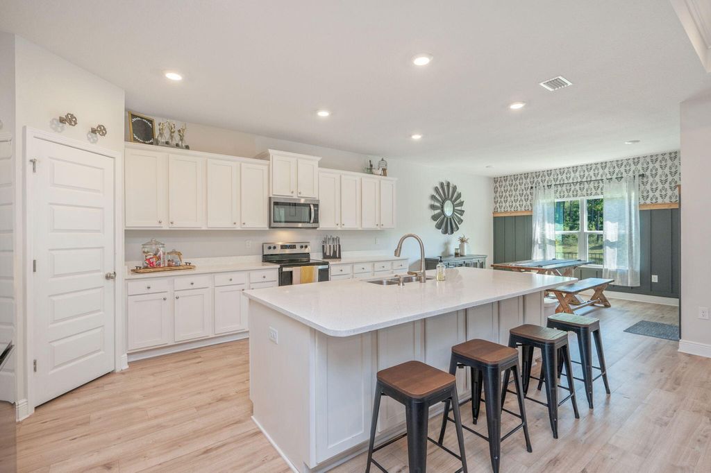 35 Hammock Circle, Freeport, FL 32439