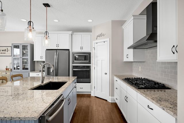 19869 Deerbrooke Path, Farmington, MN 55024