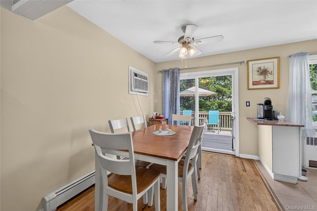 88 Crestwood Boulevard, Farmingdale, NY 11735