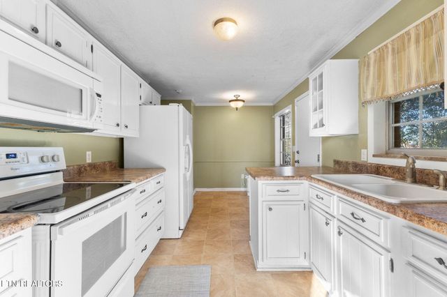 526 Margrave Drive, Harriman, TN 37748