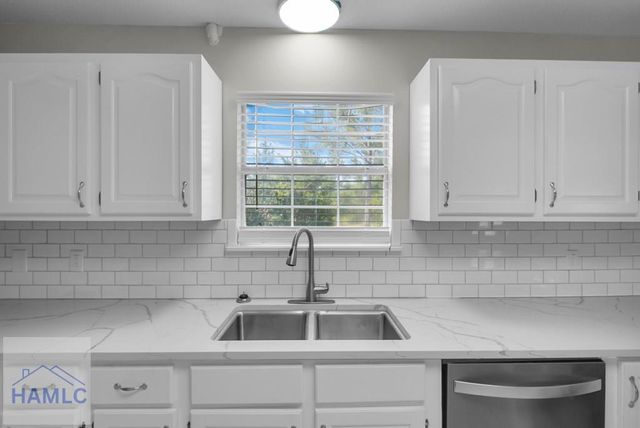 834 Foxwood Circle, Jesup, GA 31545