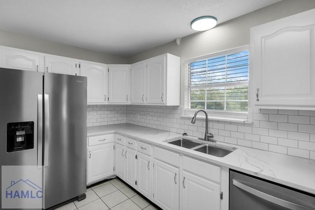 834 Foxwood Circle, Jesup, GA 31545