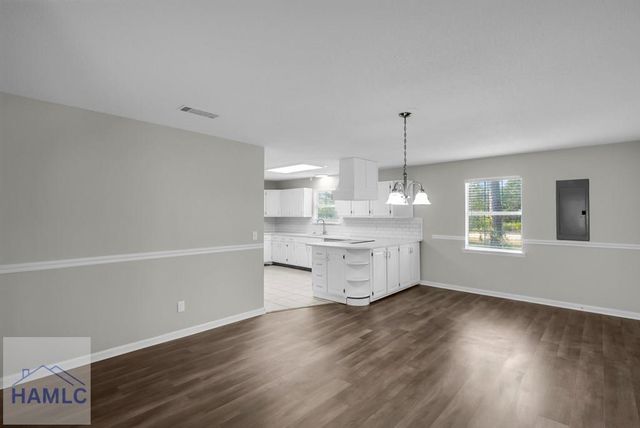 834 Foxwood Circle, Jesup, GA 31545