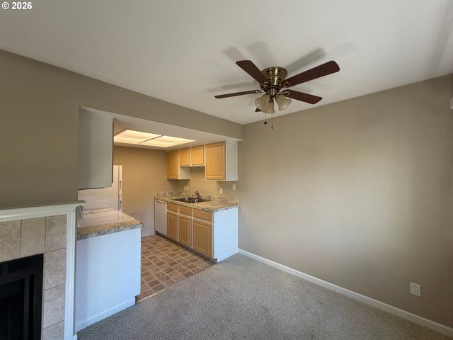 9515 Sw 146TH Ter C-8, Beaverton, OR 97007