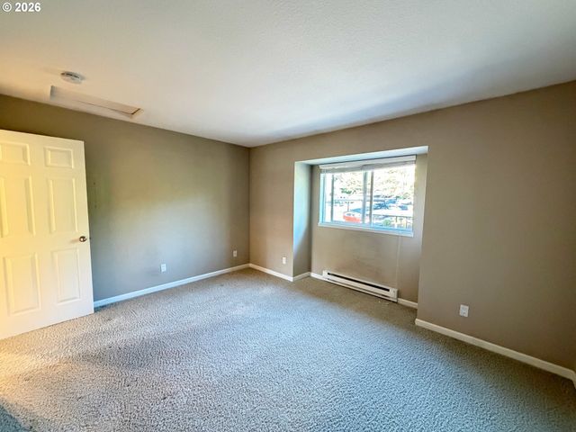 9515 Sw 146TH Ter C-8, Beaverton, OR 97007