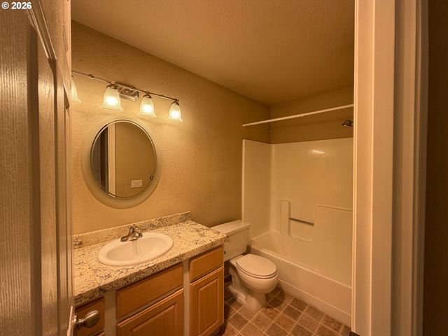 9515 Sw 146TH Ter C-8, Beaverton, OR 97007