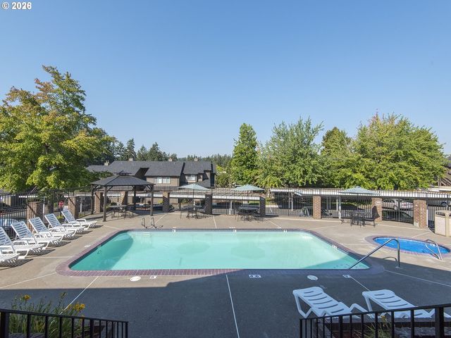 9515 Sw 146TH Ter C-8, Beaverton, OR 97007