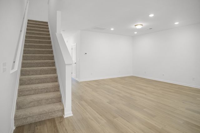 105 Ironhorse Way, Dickson, TN 37055