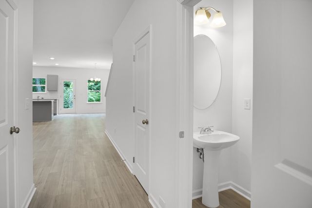 105 Ironhorse Way, Dickson, TN 37055