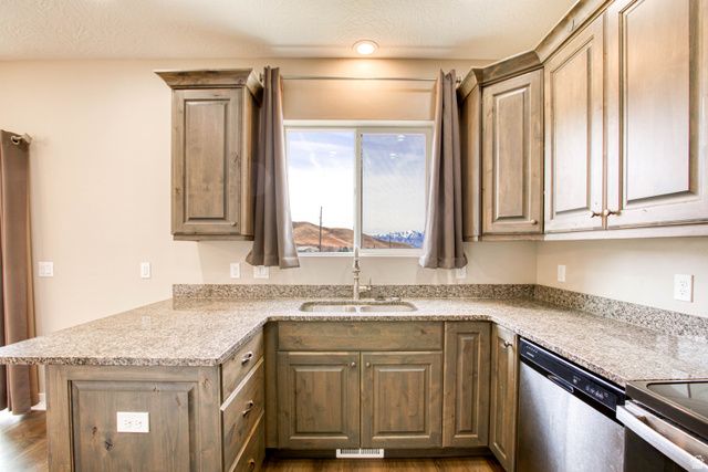 454 S CORNER VIEW DR, Tooele, UT 84074