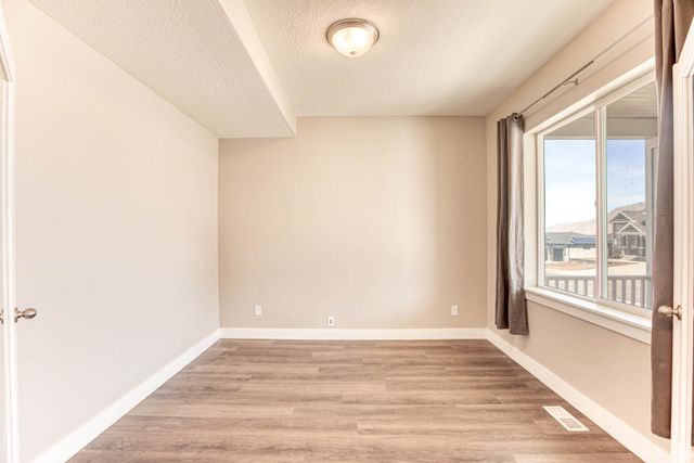 454 S CORNER VIEW DR, Tooele, UT 84074