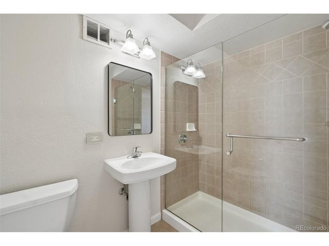 1150 Vine St 806, Denver, CO 80206