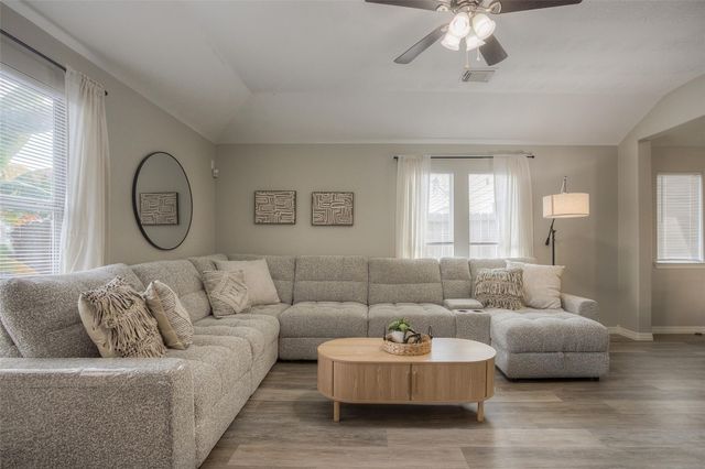 5049 Willow Point Drive, Conroe, TX 77303