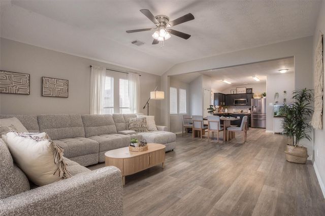 5049 Willow Point Drive, Conroe, TX 77303