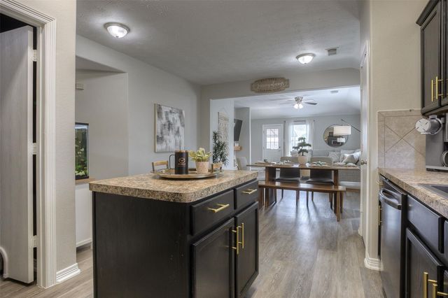 5049 Willow Point Drive, Conroe, TX 77303