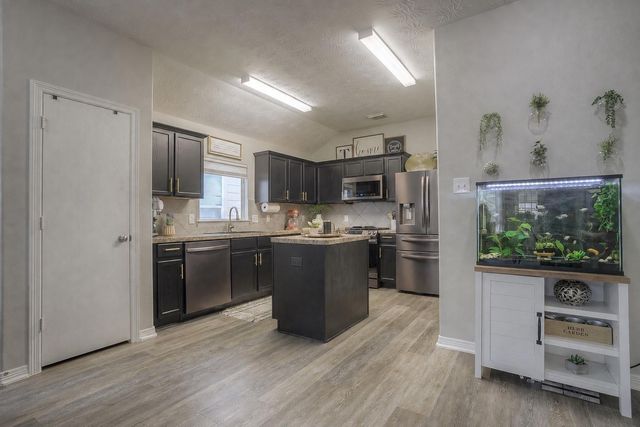 5049 Willow Point Drive, Conroe, TX 77303