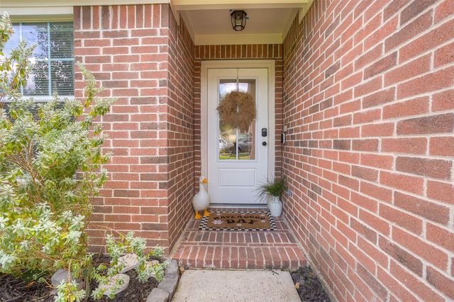 5049 Willow Point Drive, Conroe, TX 77303