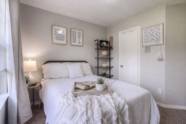 5049 Willow Point Drive, Conroe, TX 77303