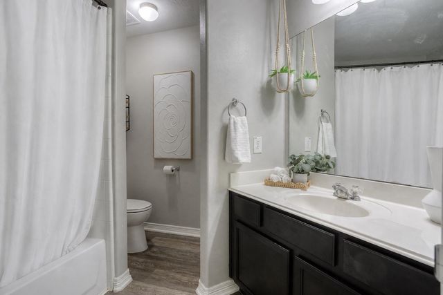 5049 Willow Point Drive, Conroe, TX 77303