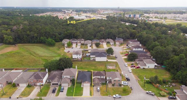 5049 Willow Point Drive, Conroe, TX 77303