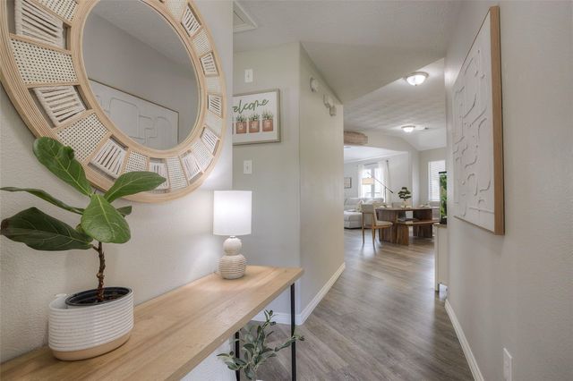 5049 Willow Point Drive, Conroe, TX 77303