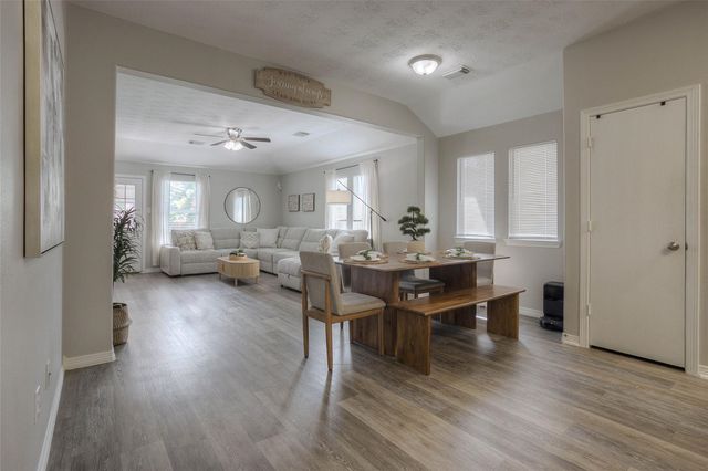 5049 Willow Point Drive, Conroe, TX 77303