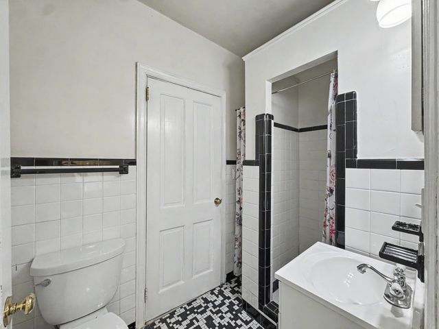 305 Geddes Avenue, Charleston, SC 29407