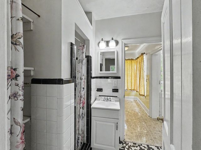 305 Geddes Avenue, Charleston, SC 29407