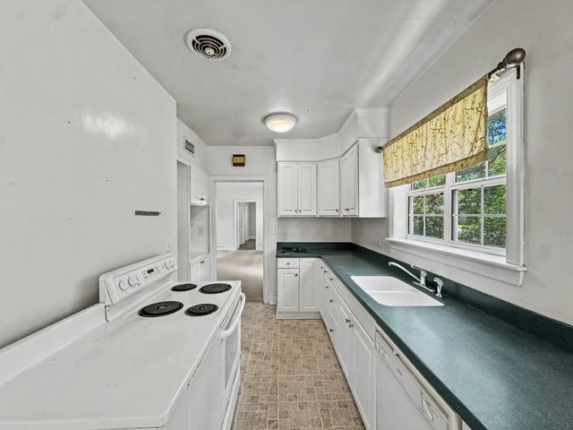 305 Geddes Avenue, Charleston, SC 29407