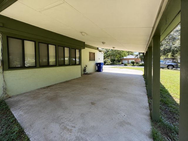 305 Geddes Avenue, Charleston, SC 29407