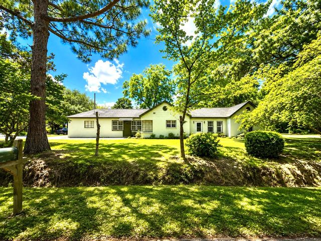 305 Geddes Avenue, Charleston, SC 29407