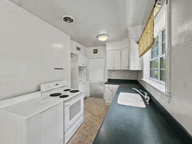 305 Geddes Avenue, Charleston, SC 29407