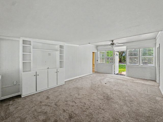 305 Geddes Avenue, Charleston, SC 29407
