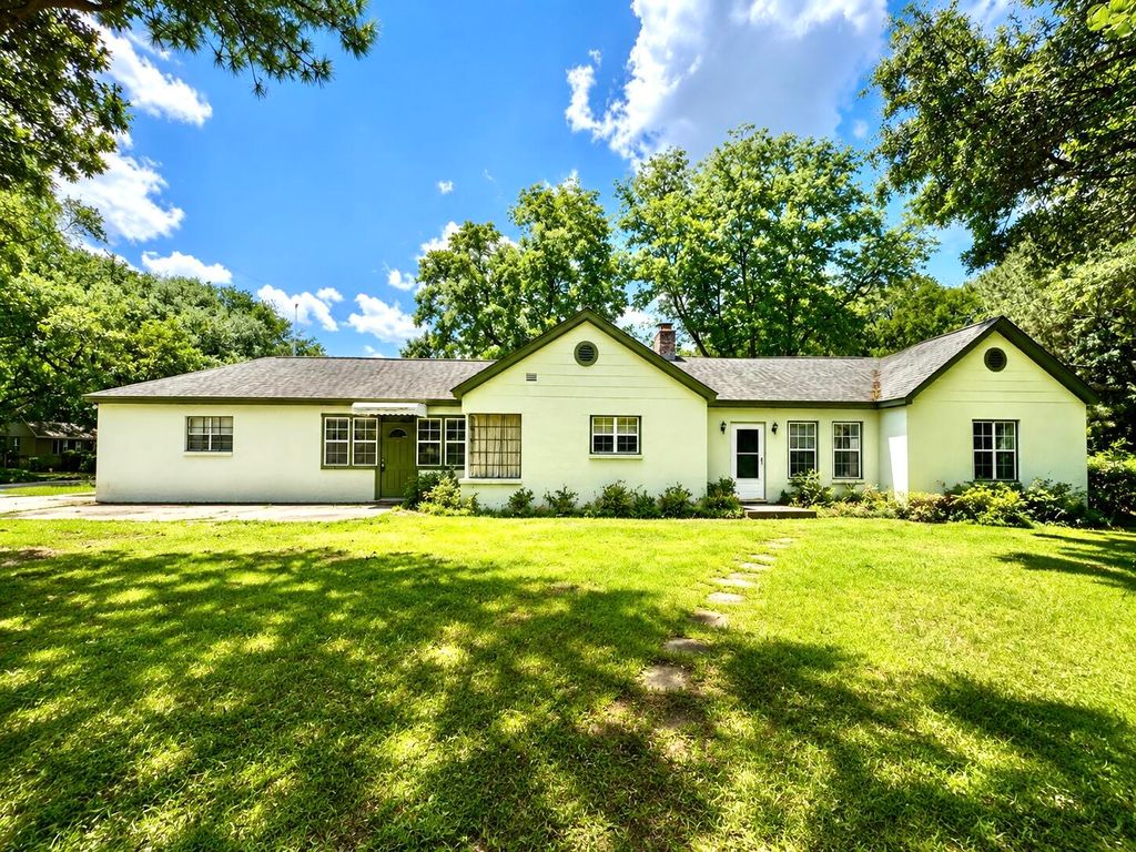 305 Geddes Avenue, Charleston, SC 29407