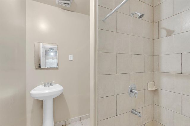 10449 Castleton Street, Houston, TX 77016