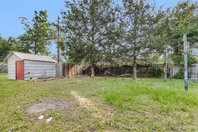10449 Castleton Street, Houston, TX 77016