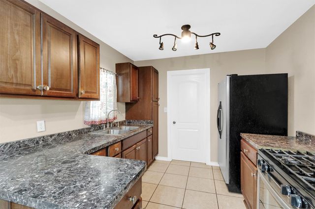 10449 Castleton Street, Houston, TX 77016
