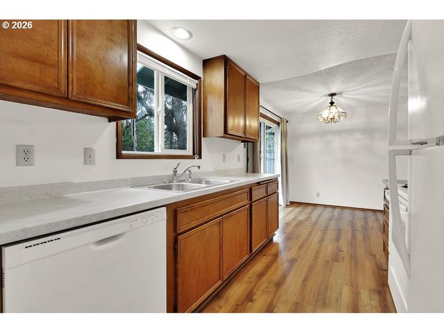 25122 CHENEY Dr, Veneta, OR 97487