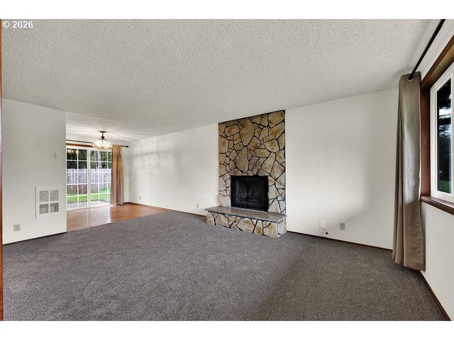 25122 CHENEY Dr, Veneta, OR 97487