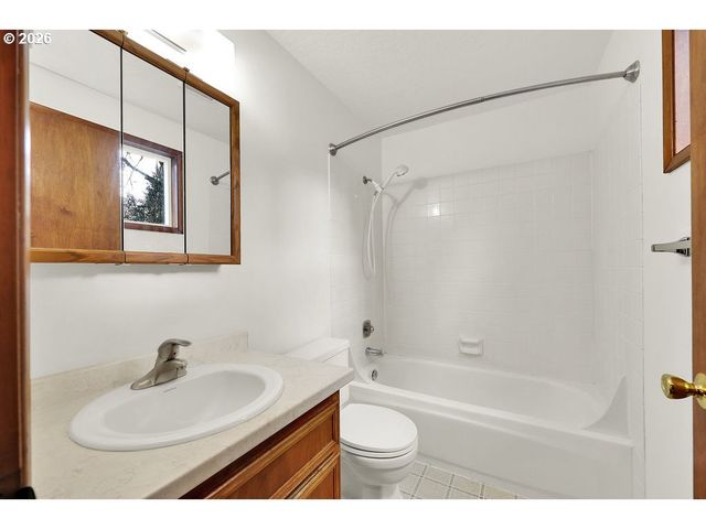 25122 CHENEY Dr, Veneta, OR 97487