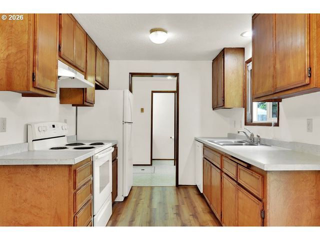 25122 CHENEY Dr, Veneta, OR 97487